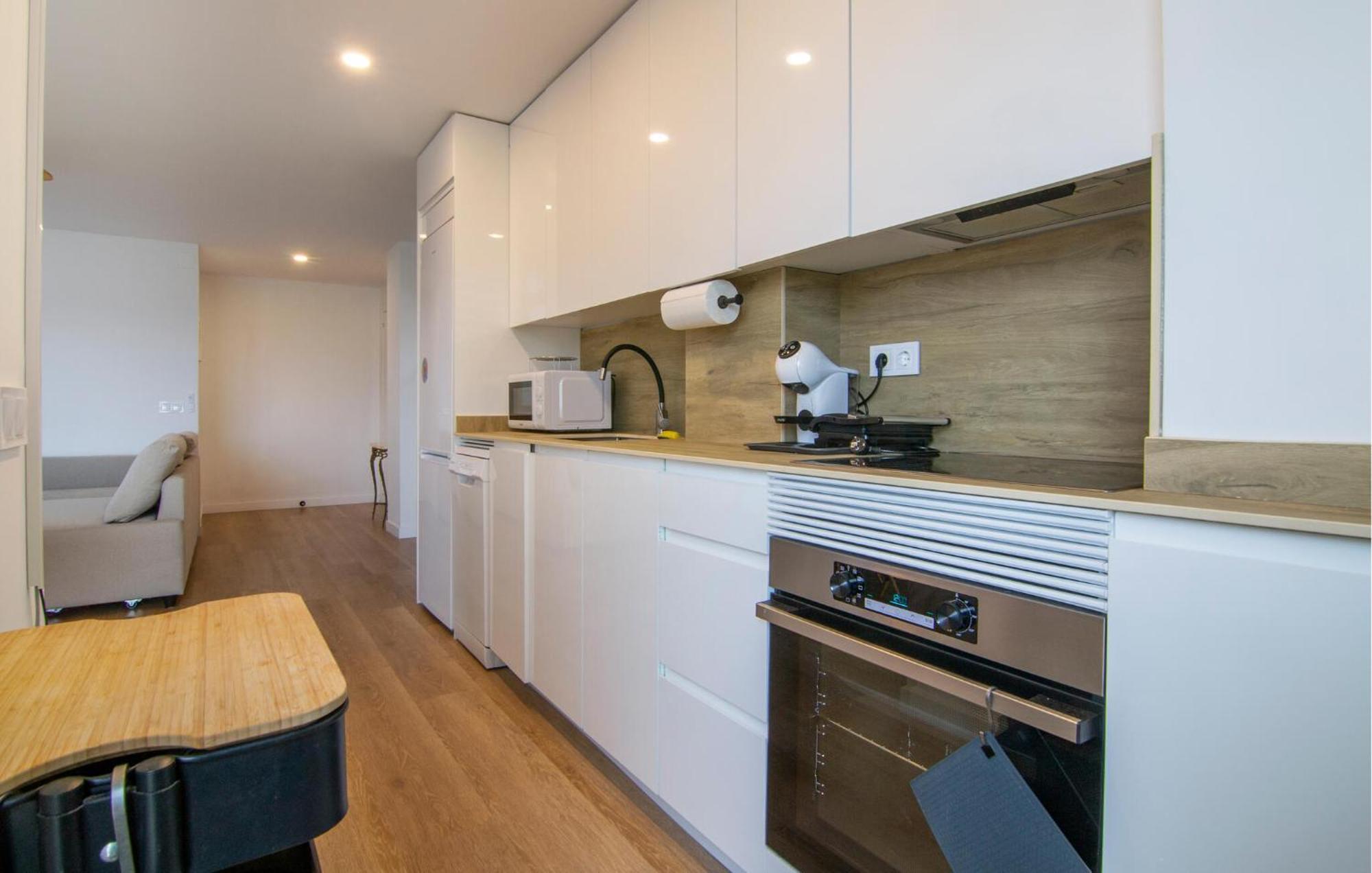 Apartment 3 Bedroom Beautiful In